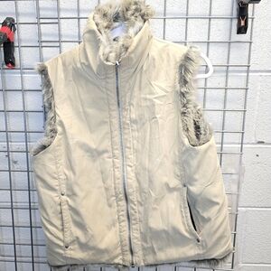 Weatherproof Beige Vest with Faux Fur Trim